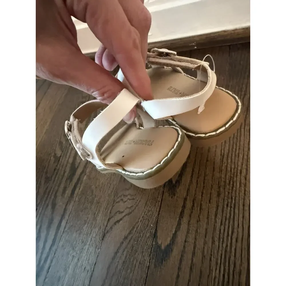 Tucker And Tate Sz 5 White Sandals Girls NEW